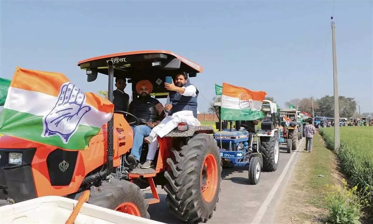 मालेरकोटला कांग्रेस ने किसानों के साथ एकजुटता दिखाने के लिए ट्रैक्टर रैलियों का आयोजन किया