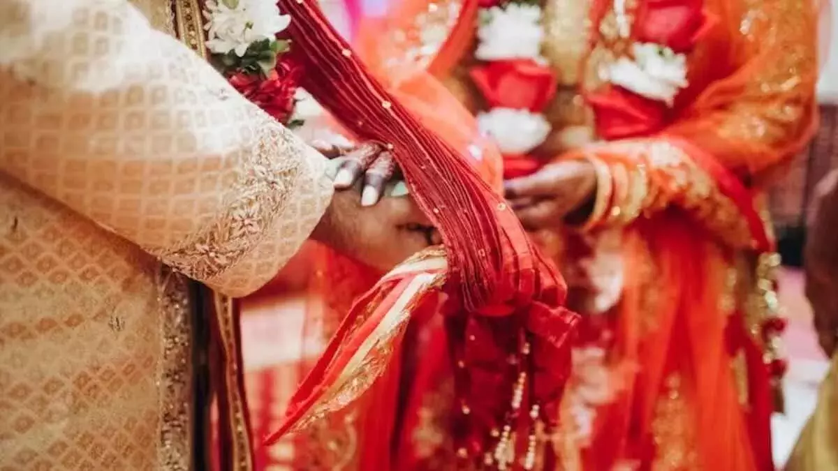 दूल्हे की शर्त से टली शादी, लड़के वालों ने दुल्हन पक्ष को दिए 5 लाख रुपए