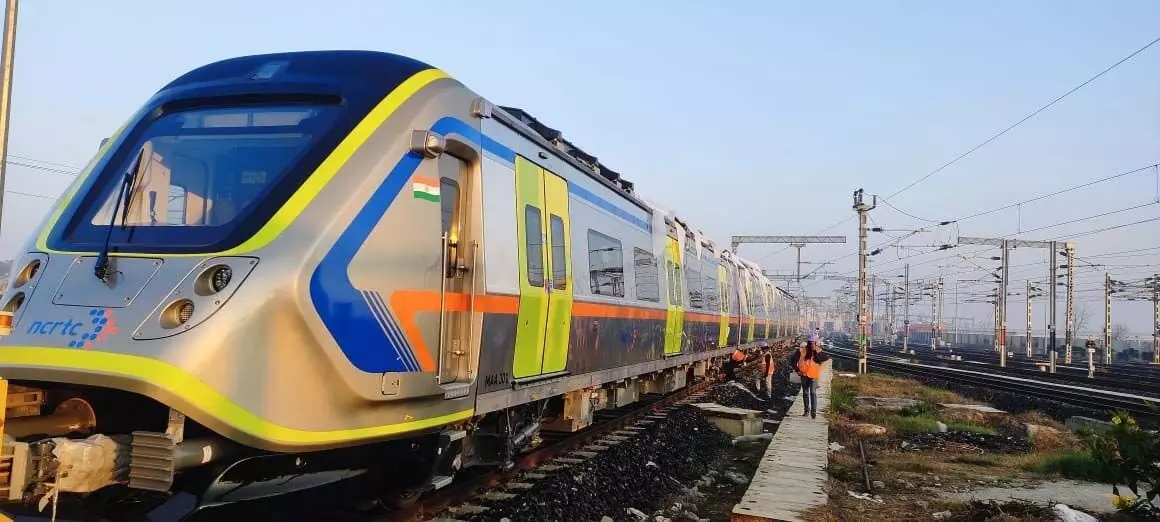 मेरठ मेट्रो का पहला ट्रेनसेट दुहाई एनसीआरटीसी डिपो पहुंचा