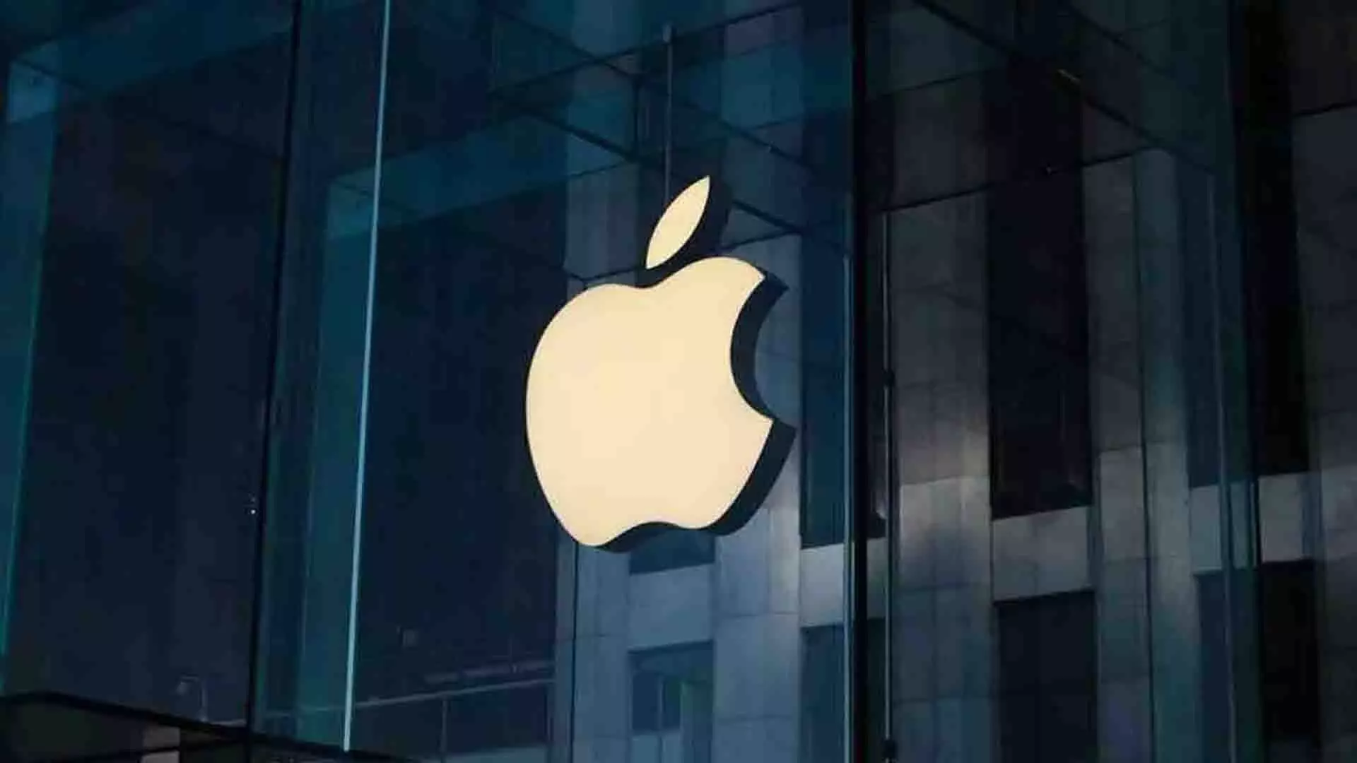 Apple ने सेल्फ-ड्राइविंग EV प्रोजेक्ट किया बंद