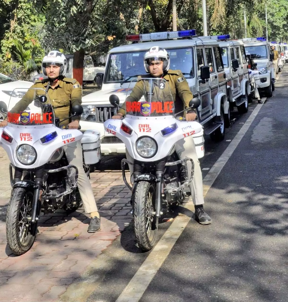 नीतीश कुमार ने 1,433 पुलिस वाहनों को हरी झंडी दिखाकर किया रवाना