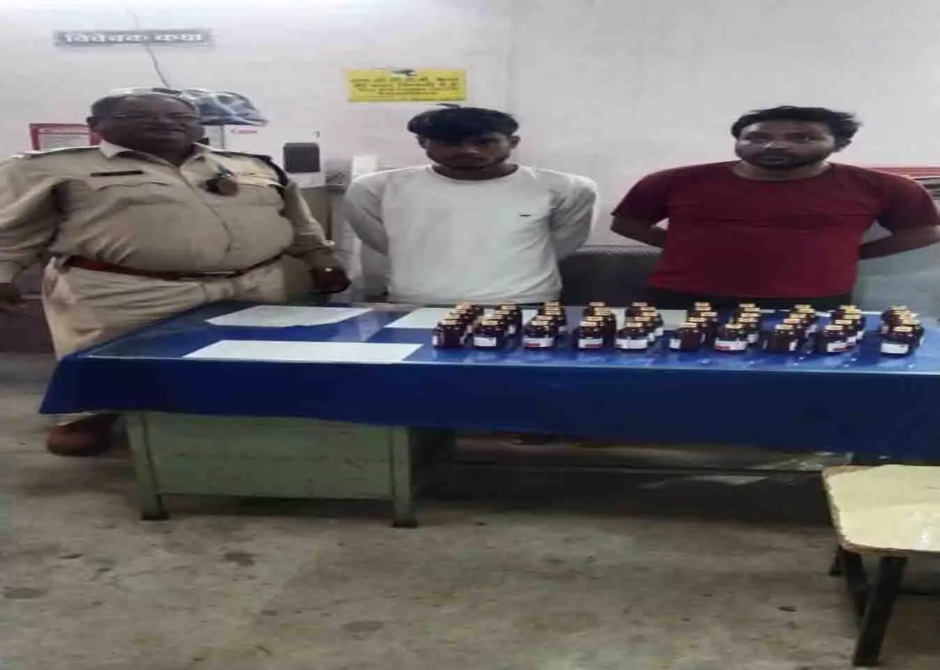 रायपुर में नशीली कफ सिरप बेचने वाले 2 तस्कर गिरफ्तार