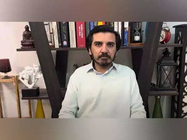 वकील ने कहा- पाक पत्रकार असद अली तूर पिछले 36 घंटों से भूख हड़ताल पर