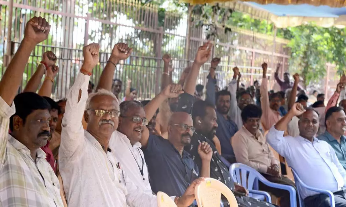 मद्रास विश्वविद्यालय के कर्मचारी अवैतनिक वेतन को लेकर 1 मार्च से हड़ताल पर
