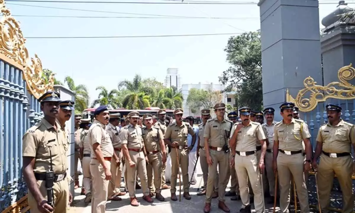 केरल विश्वविद्यालय परिसर में कंकाल थालास्सेरी मूल निवासी का हो सकता है: पुलिस