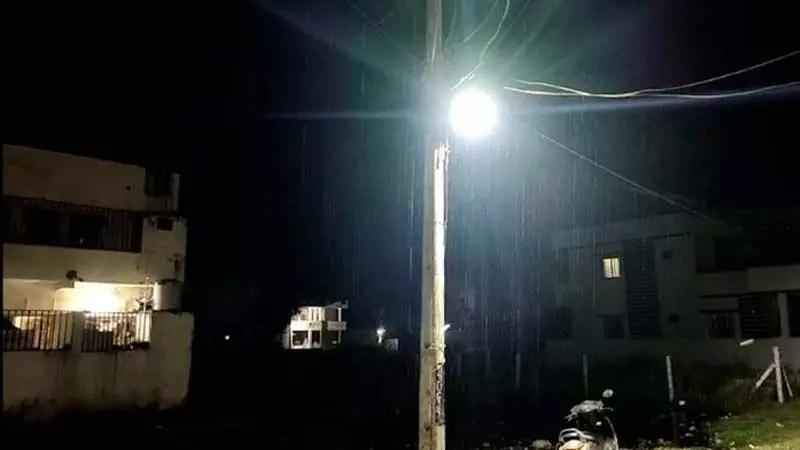 भरूच जिले में बिजली गिरने के साथ बेमौसम बारिश हुई