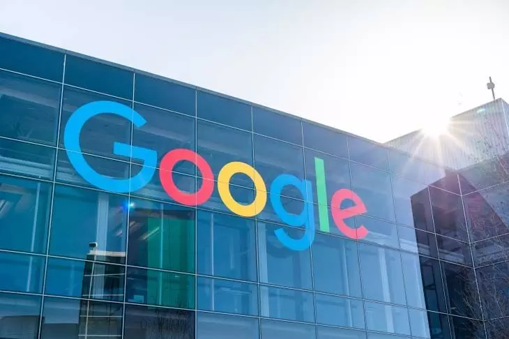 गूगल ने दिया 4 भारतीय कंपनियों को नोटिस, आईएएमएआई ने डीलिस्ट न करने की अपील की