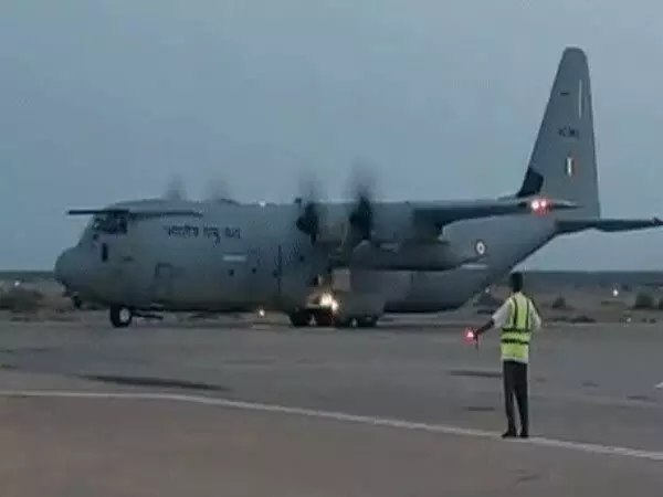 IAF विमान में तकनीकी खराबी, हैदराबाद के बेगमपेट हवाई अड्डे पर आपातकालीन लैंडिंग