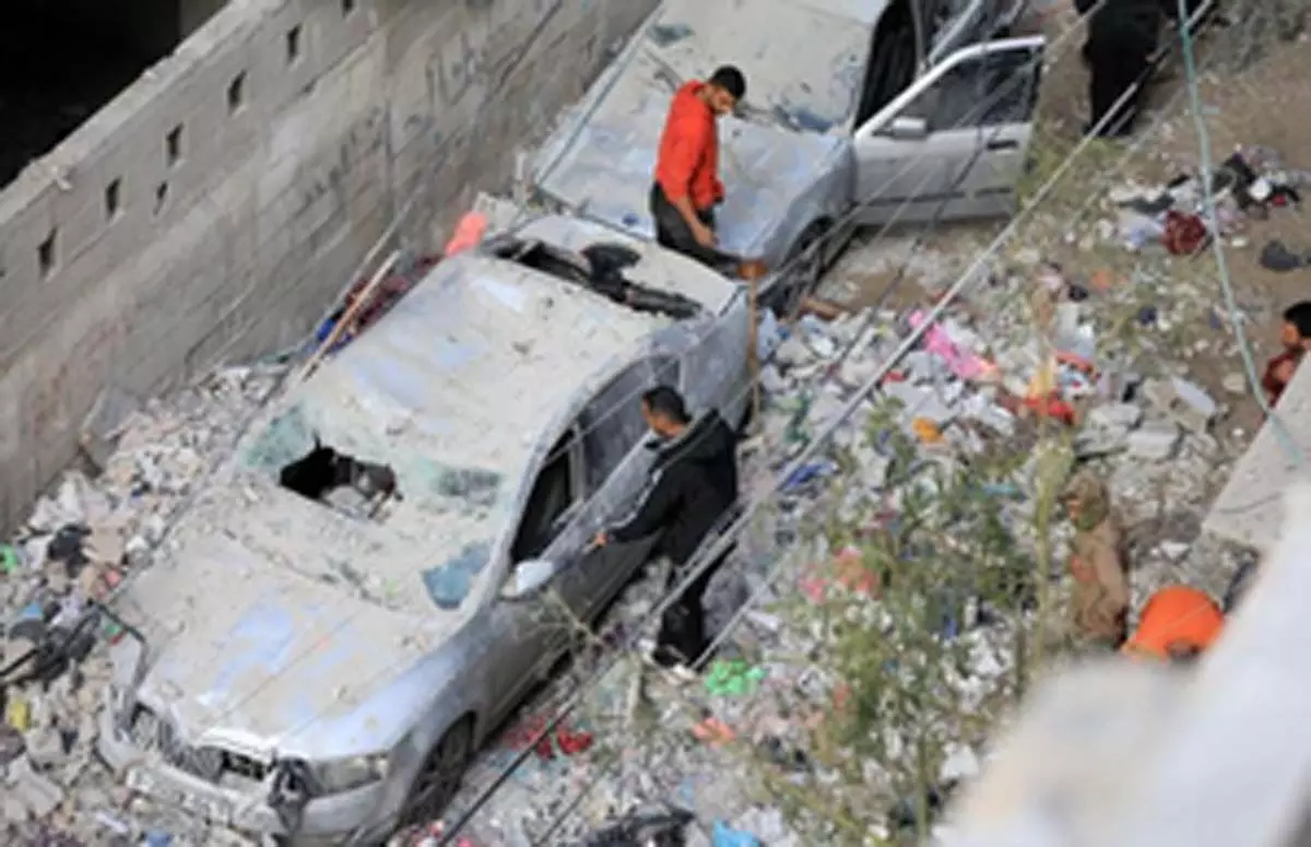 गाजा में फिलीस्तीनियों की मौत का आंकड़ा बढ़कर 30,228: मंत्रालय