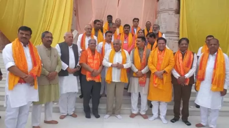 गुजरात के मुख्यमंत्री समेत कैबिनेट मंत्रियों ने अयोध्या में राम लला के दर्शन किये