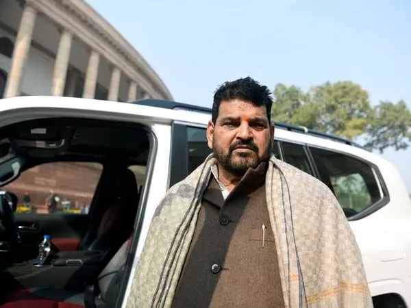 बृज भूषण मामला: दिल्ली की अदालत ने रद्दीकरण रिपोर्ट पर आदेश टाला