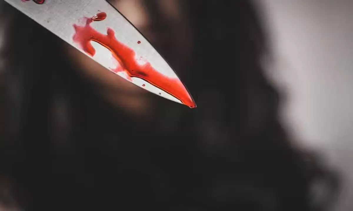 प्रेमी ने 22 वर्षीय महिला को मारी चाकू, जानें पुर मामला