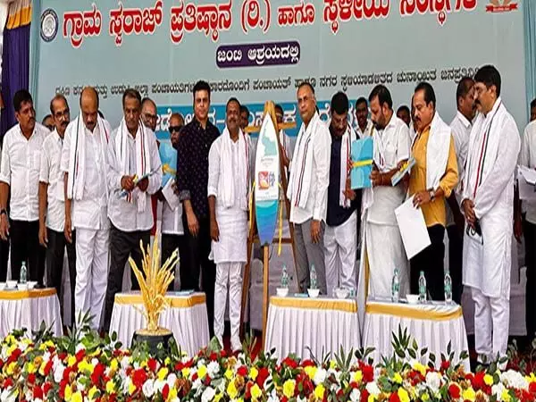 कर्नाटक सरकार ने आधिकारिक तौर पर भारत का पहला अंतर्राष्ट्रीय स्टैंड अप-पैडलिंग कार्यक्रम लॉन्च किया