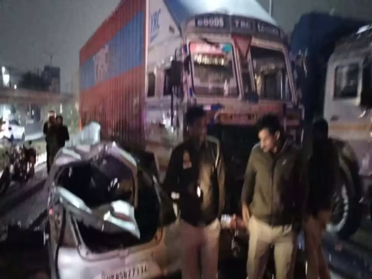Accident: दिल्ली में कार एक्सीडेंट में तीन की मौत, शादी समारोह से लौट रहे थे