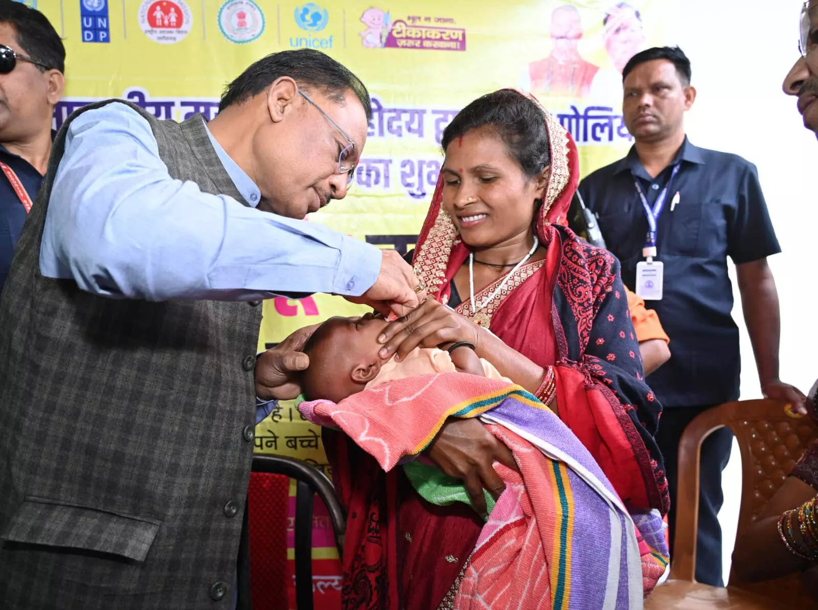 मुख्यमंत्री विष्णुदेव साय ने बच्चों को दवा पिलाकर राष्ट्रीय सघन पल्स पोलियो अभियान का किया शुभारंभ