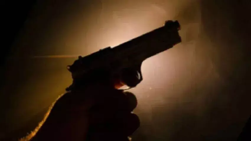 मणिपुर इंफाल में 11 वर्षीय छात्र को आवारा गोली लगी