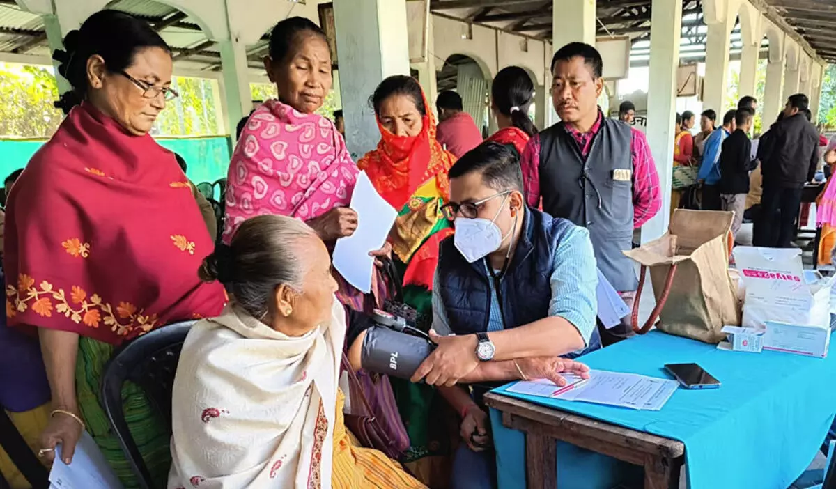 असम के कोकराझार जिले में 100 से अधिक ग्रामीणों की स्वास्थ्य जांच और प्रशिक्षण का लाभ