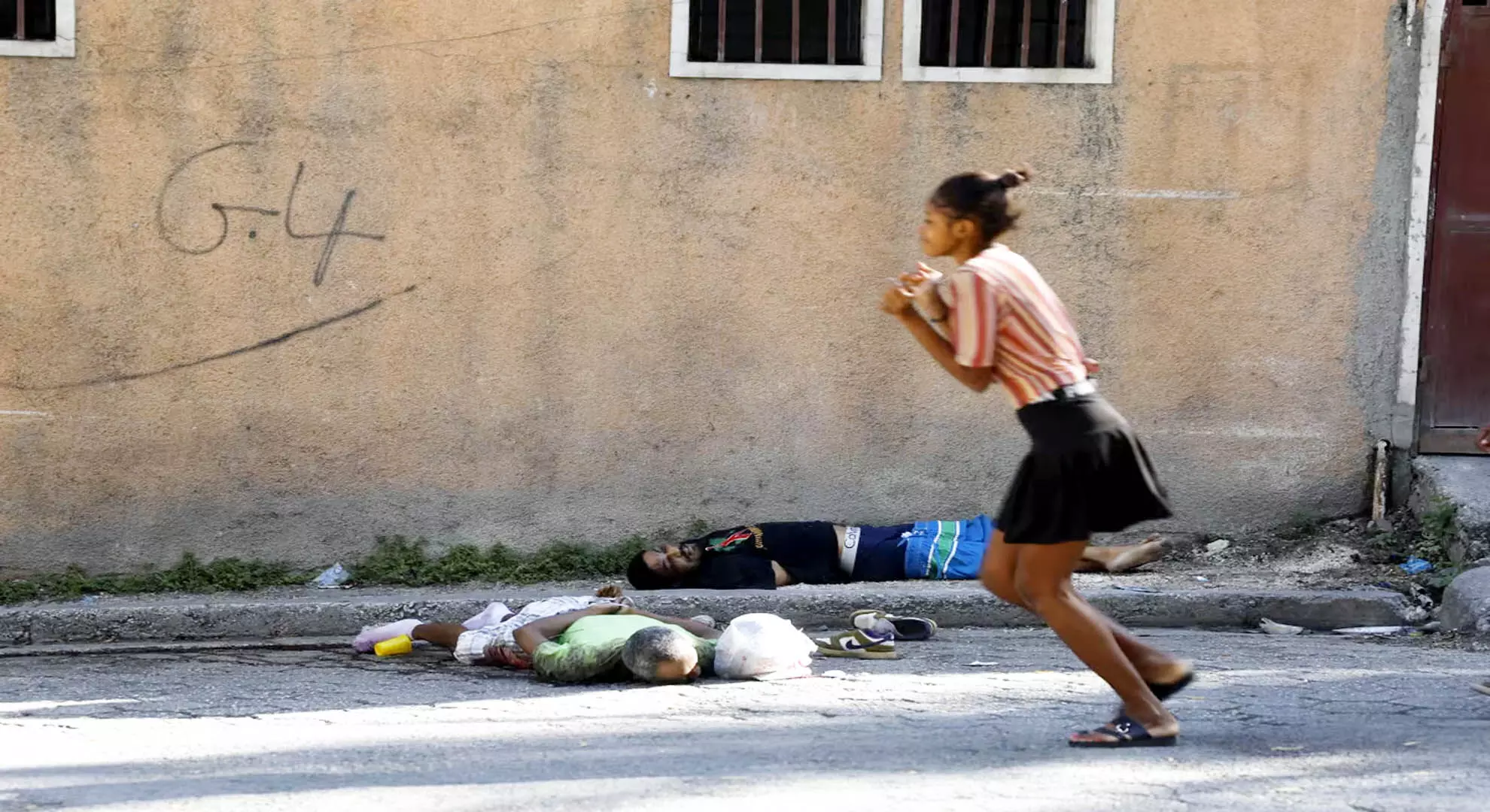 सप्ताहांत की हिंसा और जेल ब्रेक के बाद शांति बहाल करने की कोशिश में हैती ने रात्रिकालीन कर्फ्यू का आदेश दिया