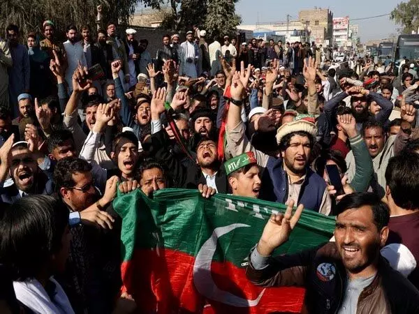 पाकिस्तान तहरीक-ए-इंसाफ ने कहा- लाहौर पुलिस ने गिरफ्तार पार्टी कार्यकर्ता को प्रताड़ित किया