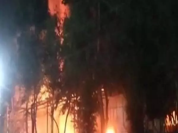 मेडचल मल्काजगिरी में कीटनाशक गोदाम में लगी आग, दमकल की पांच गाड़ियां मौके पर पहुंचीं