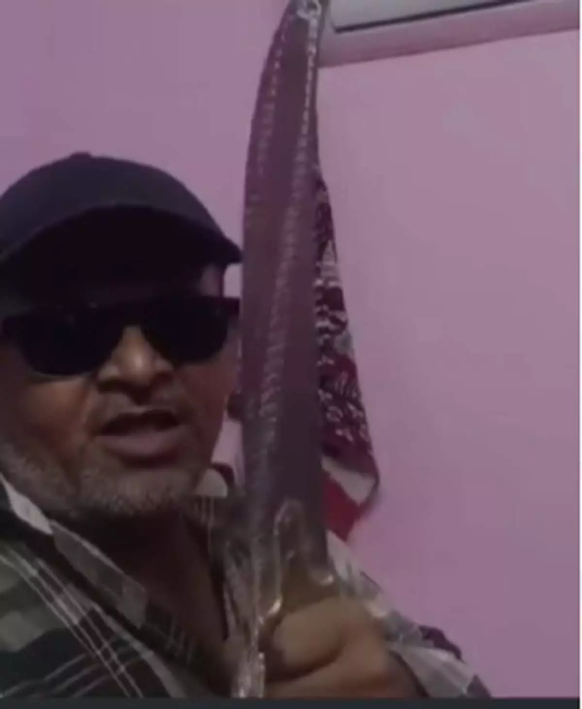 हाथ में तलवार...वीडियो बनाकर दी पीएम मोदी को जान से मारने की धमकी, पुलिस ने दर्ज की FIR