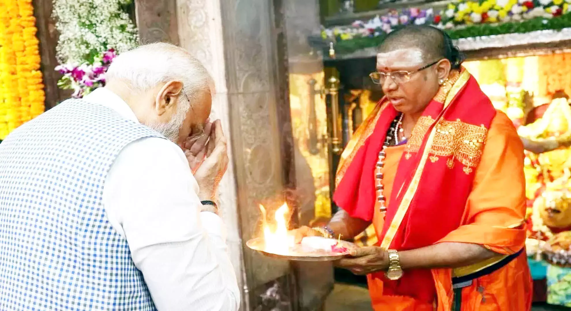 पीएम मोदी ने सिकंदराबाद महांकाली मंदिर में पूजा-अर्चना की