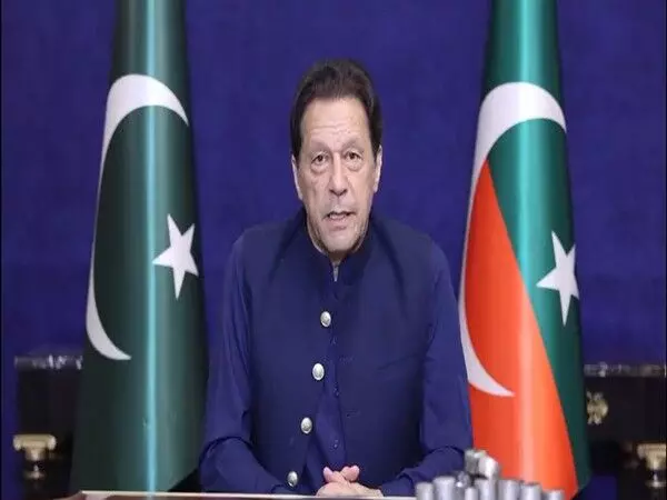 पाकिस्तान तहरीक-ए-इंसाफ ने सिफर मामले में पूर्व पीएम इमरान खान के सचिव पर मुकदमा चलाने की मांग की
