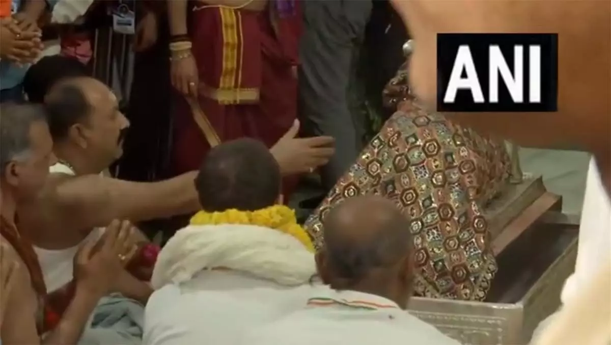 कांग्रेस नेता राहुल गांधी ने उज्जैन के महाकालेश्वर मंदिर में की पूजा-अर्चना