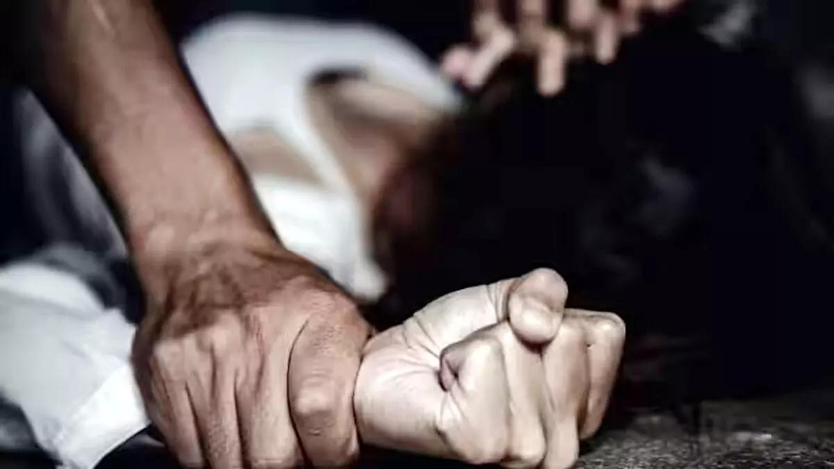 Gwalior : कॉलेज से घर जा रही छात्रा के साथ दरिंदगी, दो दिन किया दुष्कर्म