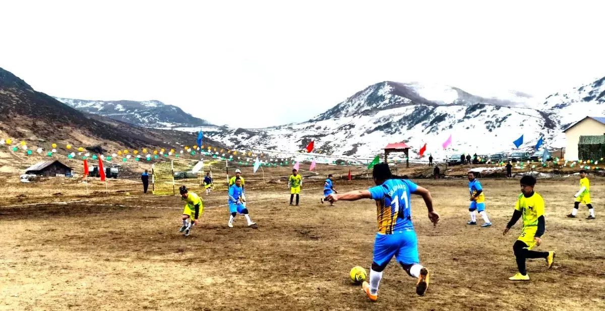 भारतीय सेना ने भारत-चीन सीमा पर सिक्किम में फुटबॉल मैच का आयोजन किया