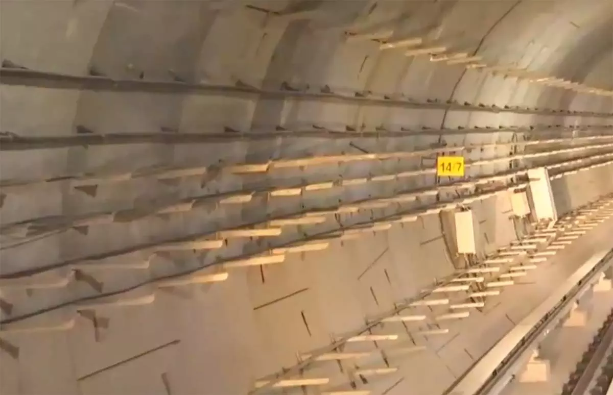लंदन-पेरिस जैसा नजारा! भारत की पहली अंडर वॉटर मेट्रो टनल का VIDEO, जानिए खास बातें