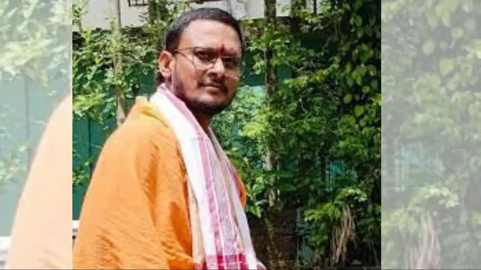 असम के हिंदुत्व नेता सत्य रंजन बोरा ने ईसाई मिशनरी संस्थानों को लेकर सड़क पर उतरने की चेतावनी दी