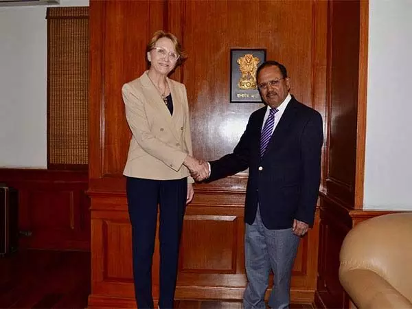महासचिव ने एनएसए अजीत डोभाल के साथ भारत-फ्रांस संबंधों पर चर्चा की