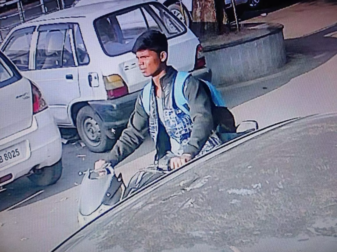 जबलपुर में स्कूटर चोरी का मामला, सीसीटीवी में कैद