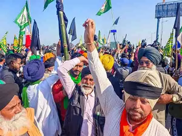 किसानों का विरोध: राष्ट्रीय राजधानी की सीमाओं पर कड़ी सुरक्षा के बीच दिल्ली चलो मार्च फिर से शुरू होगा