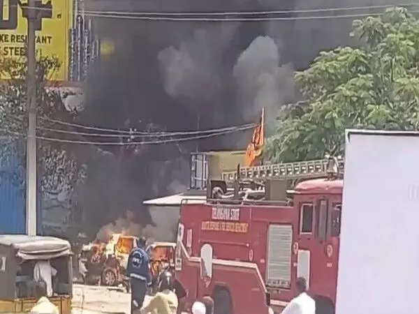 संगारेड्डी जिले में मैकेनिक के शेड में लगी आग, किसी के हताहत होने की खबर नहीं