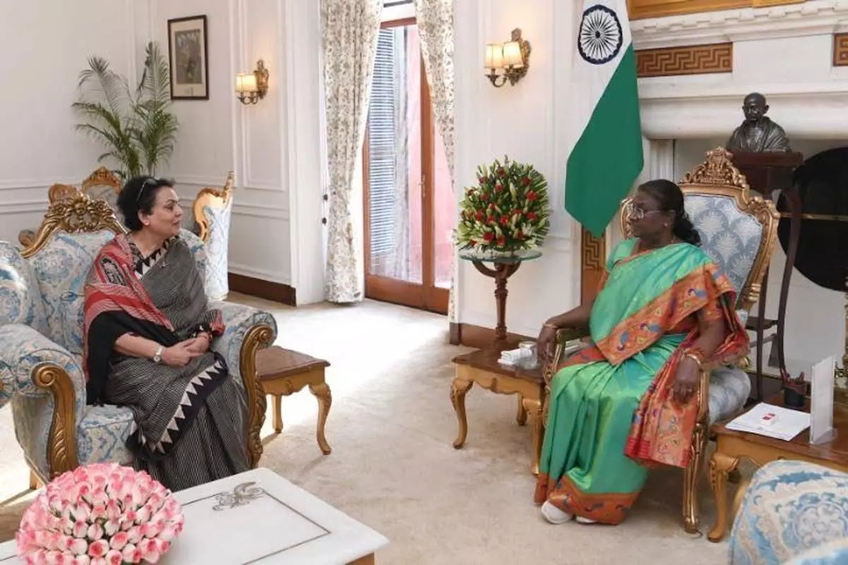 BIG BREAKING: पश्चिम बंगाल में राष्ट्रपति शासन की सिफारिश, राष्ट्रीय महिला आयोग की अध्यक्ष राष्ट्रपति से मिलीं