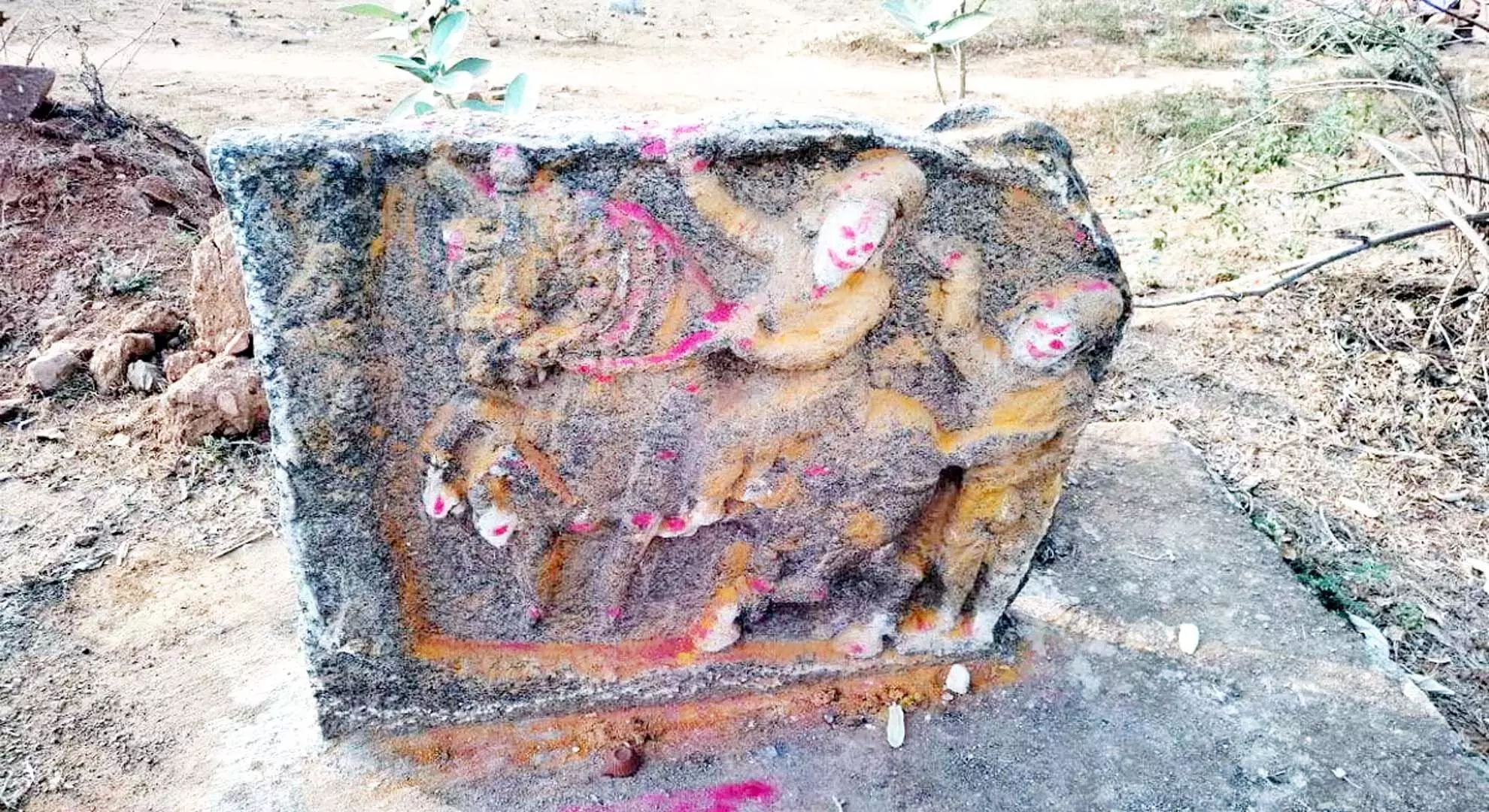 तमिलनाडु के हरूर गांव में 16वीं सदी का नायक-युग का नायक पत्थर मिला