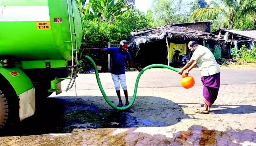 शायद गोवा अपने ग्रामीणों से कह रहा है कि अगर पानी नहीं है तो सोडा पियें