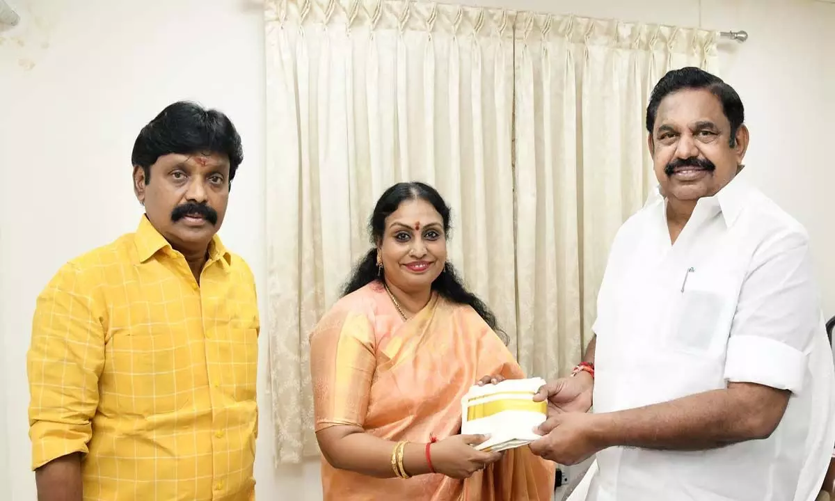 दिवंगत DMK नेता की बहू तमिलनाडु में प्रतिद्वंद्वी पार्टी में शामिल हुईं