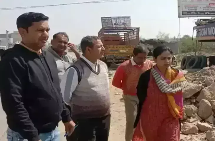 कलेक्टर ने पानी भरने की समस्या को लेकर किया दौरा