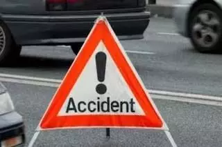 सड़क दुर्घटना में एक व्यक्ति और उसके जीजा की मौत हो गई