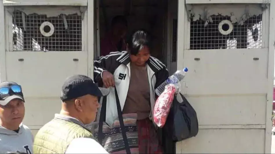 मणिपुर बढ़ते तनाव के बीच म्यांमार के नागरिकों को इंफाल अंतरराष्ट्रीय हवाई अड्डे से निर्वासित किया