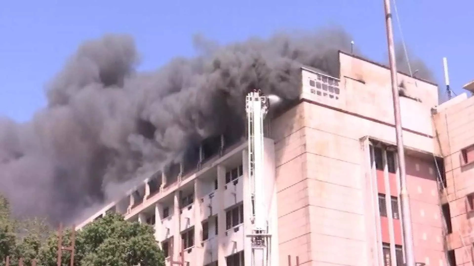 मध्य प्रदेश सचिवालय में भीषण आग, कोई हताहत नहीं