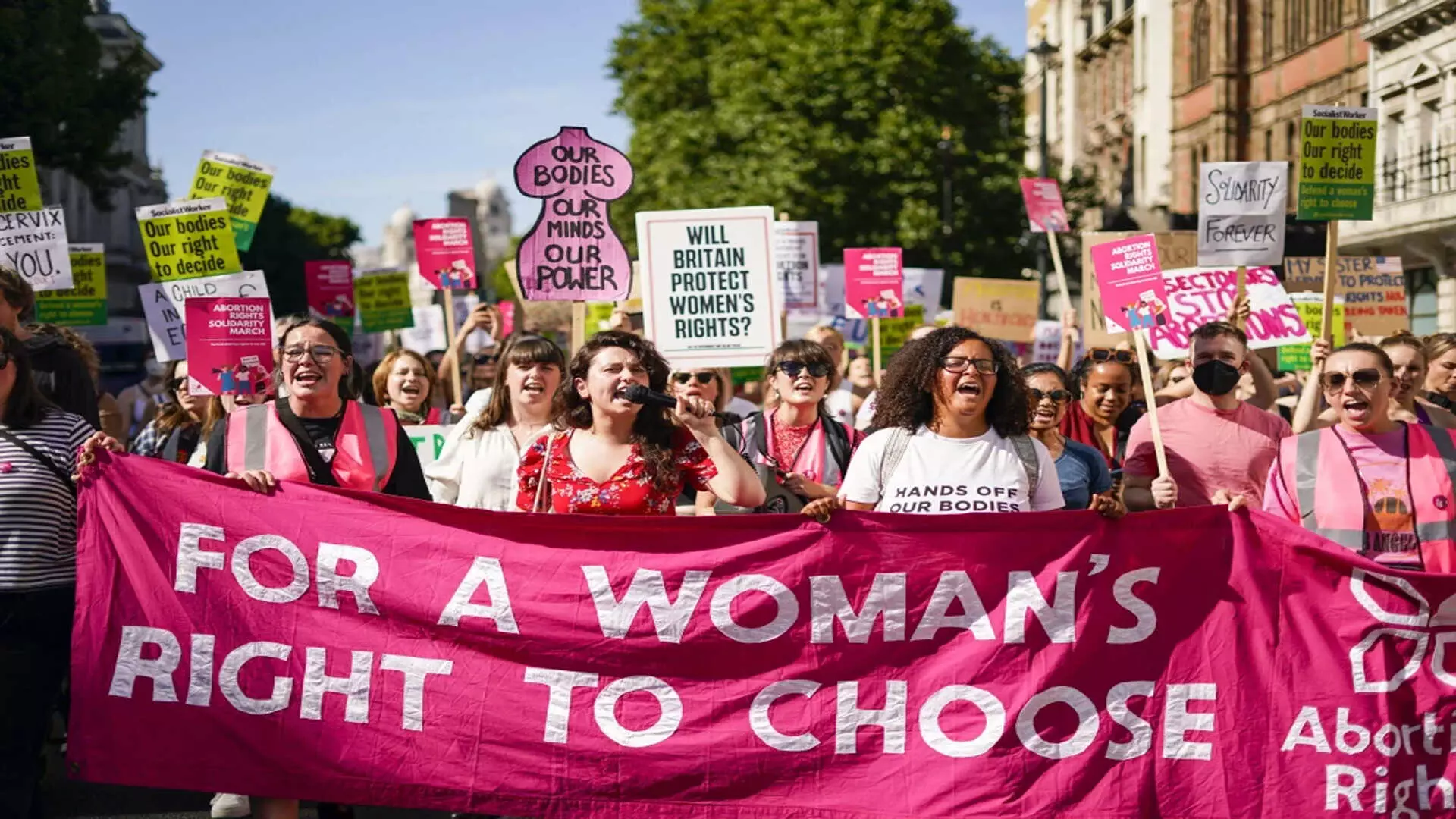 यूरोप में गर्भपात तक पहुंच के लिए अभियान शुरू