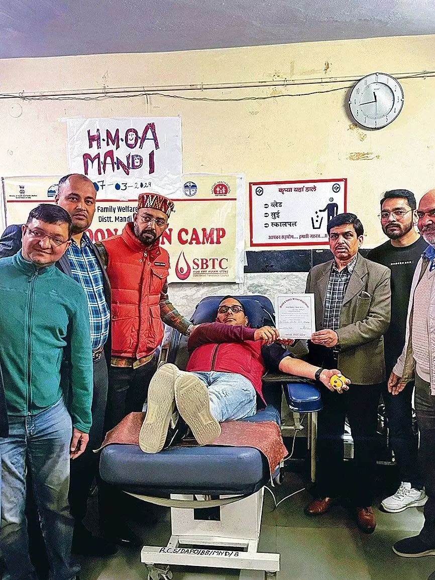हिमाचल के डॉक्टर विरोध प्रदर्शन बढ़ाने की योजना बना रहे हैं, आज दोपहर तक नहीं होगी कोई वैकल्पिक सर्जरी