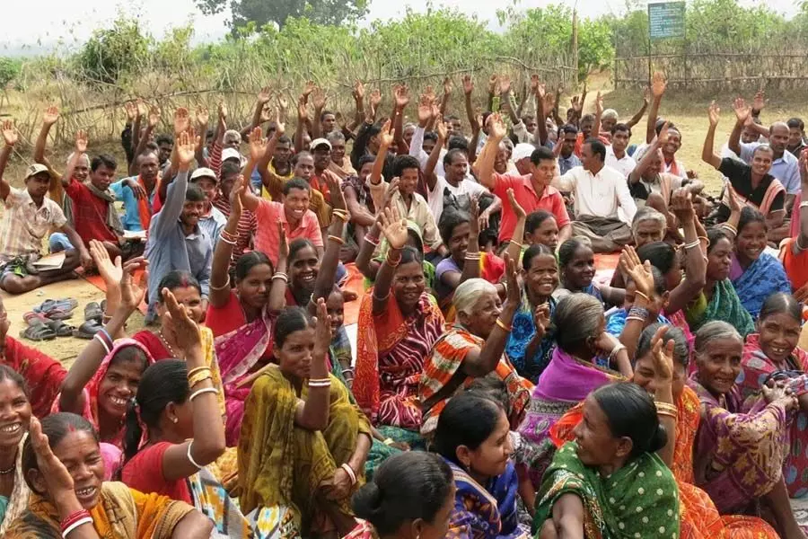 सामाजिक-सांस्कृतिक संगठन नारी तुमी नारायणी ने स्वरोजगार करने वाली महिलाओं को  किया सम्मानित