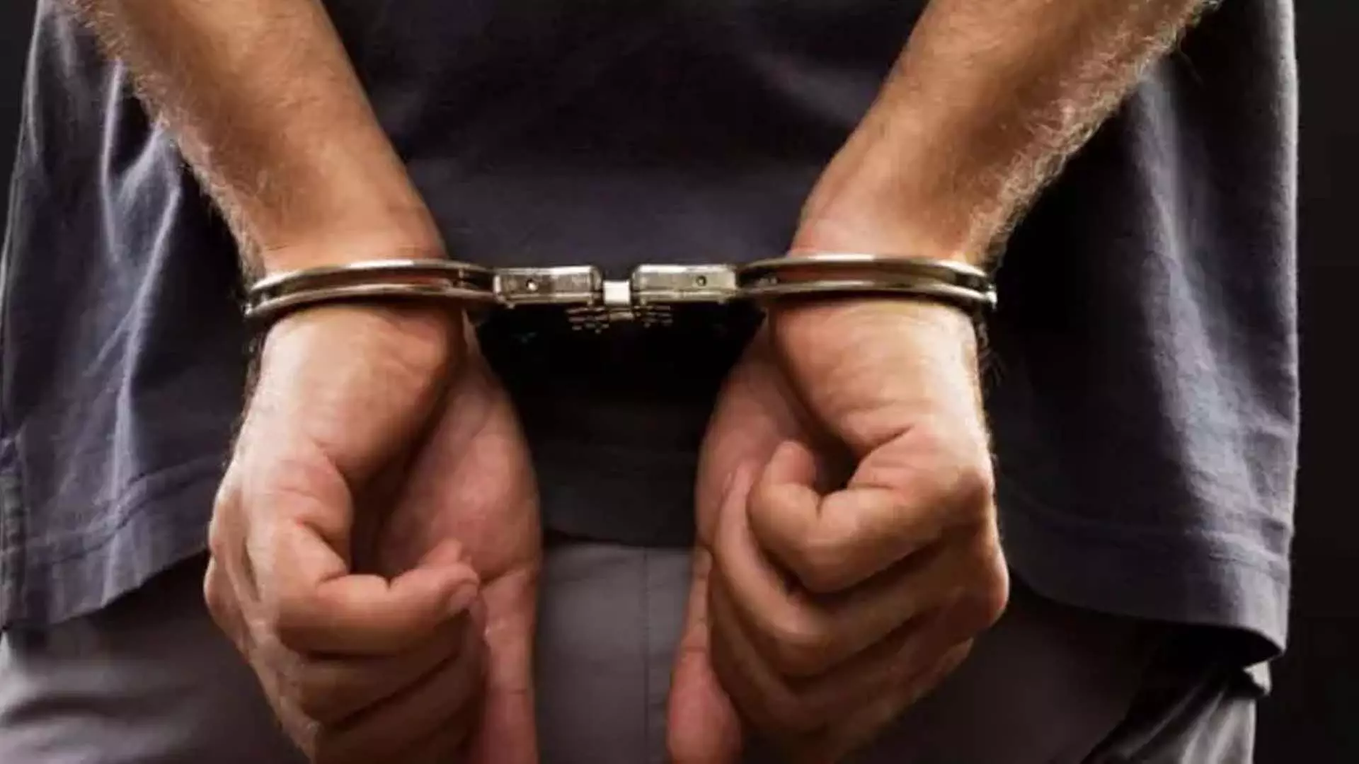 बारामूला के कुलगाम में पुलिस ने 3 ड्रग तस्करों को गिरफ्तार किया