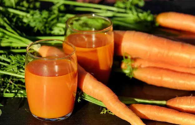 गाजर का जूस पिने के फायदे। जानें
