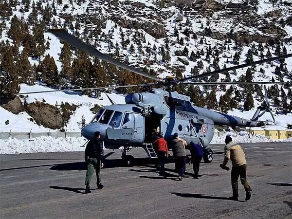 मुख्यमंत्री सुक्खू ने बीमार ग्रामीण को चिकित्सा उपचार के लिए हवाई मार्ग से भेजा